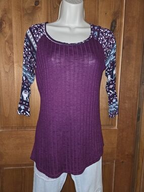 Rue21 Purple Ribbed Scoop Neck Top with Patterned Raglan Sleeves